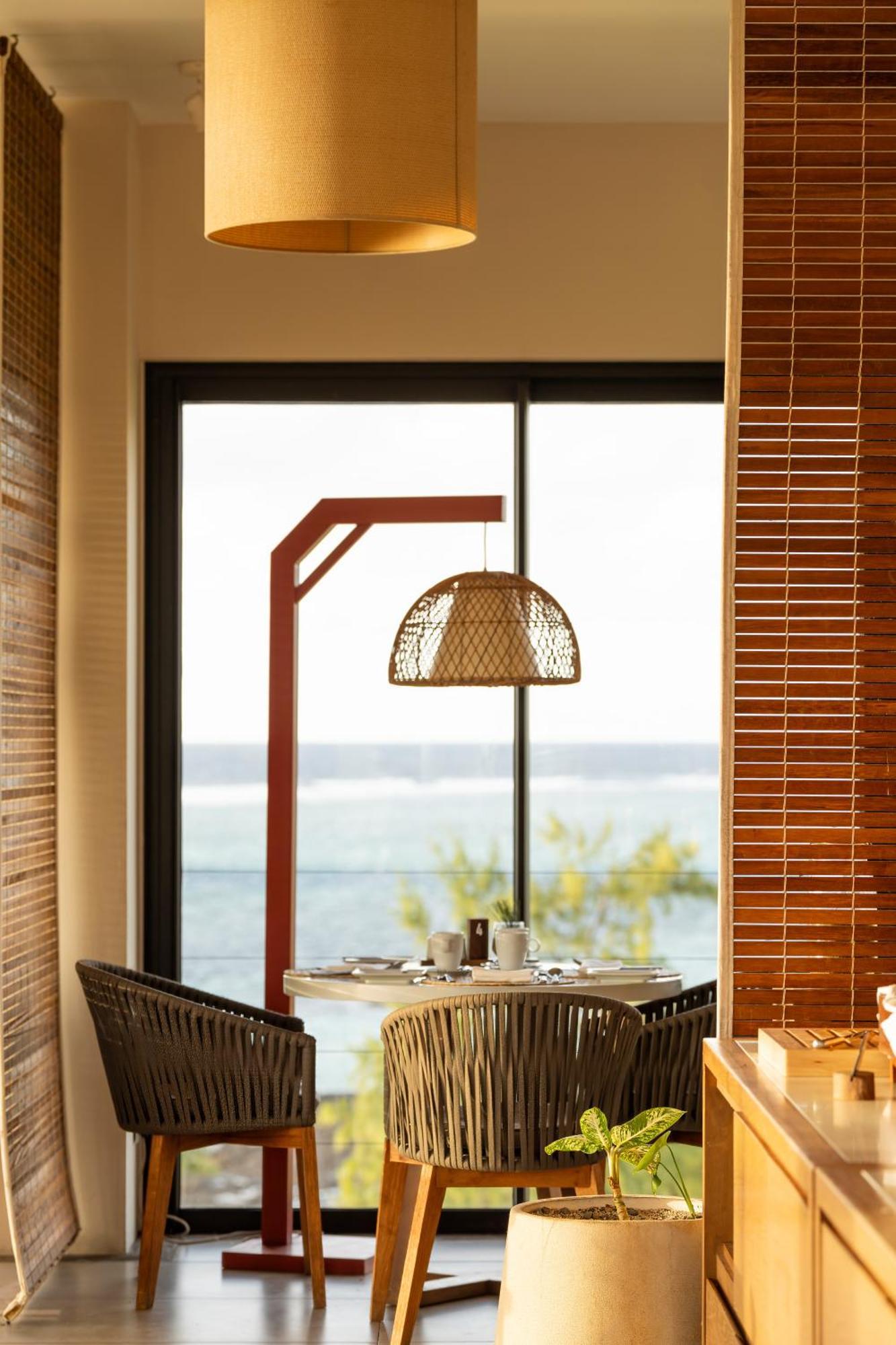 Constance Tekoma Nouvelle Decouverte ภายนอก รูปภาพ